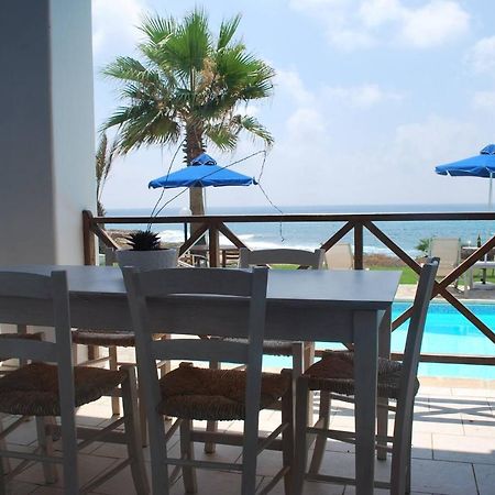 קיסונרגה Sea Front Villa, Heated Private Pool, Amazing Location Paphos 323 מראה חיצוני תמונה