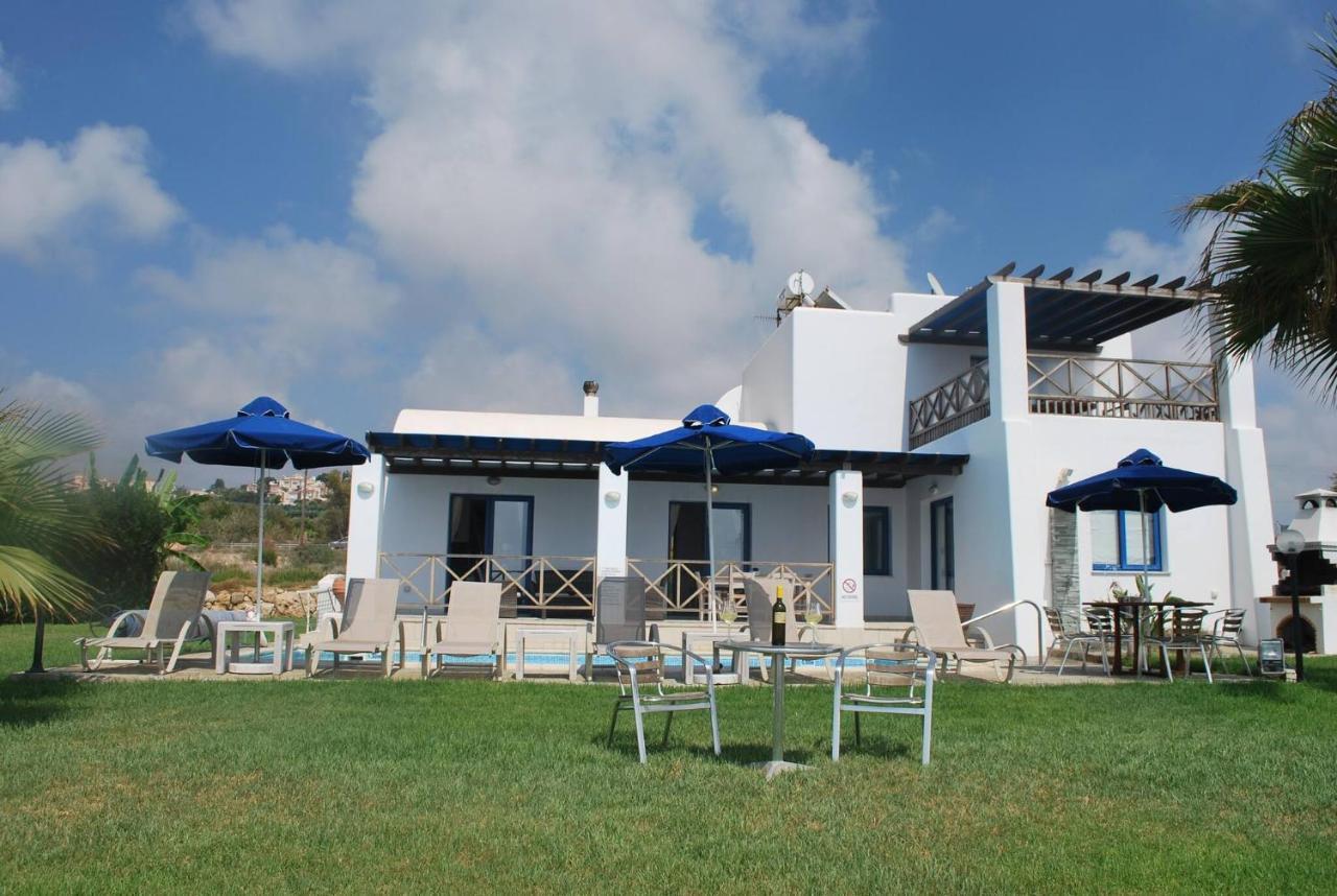קיסונרגה Sea Front Villa, Heated Private Pool, Amazing Location Paphos 323 מראה חיצוני תמונה
