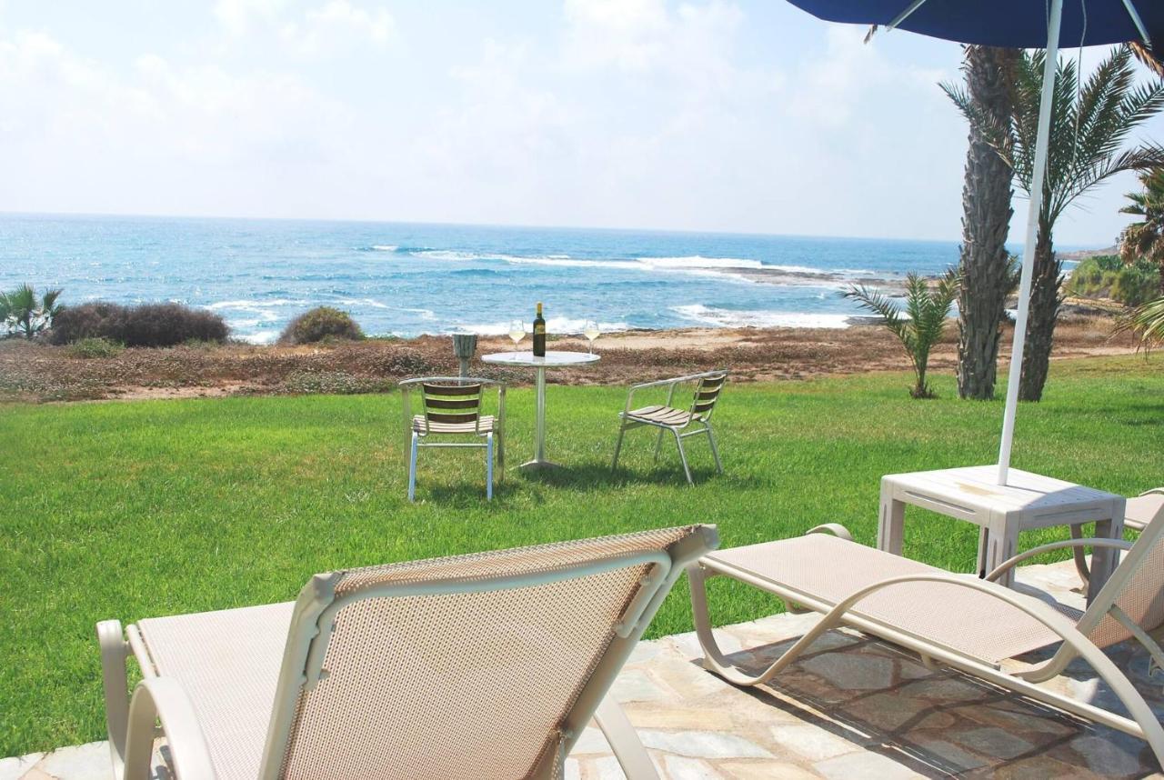 קיסונרגה Sea Front Villa, Heated Private Pool, Amazing Location Paphos 323 מראה חיצוני תמונה