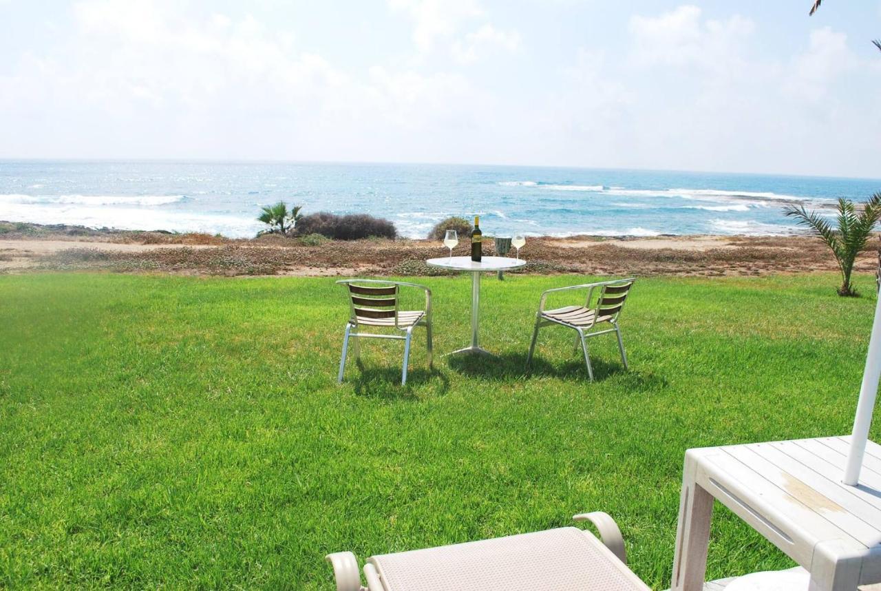 קיסונרגה Sea Front Villa, Heated Private Pool, Amazing Location Paphos 323 מראה חיצוני תמונה