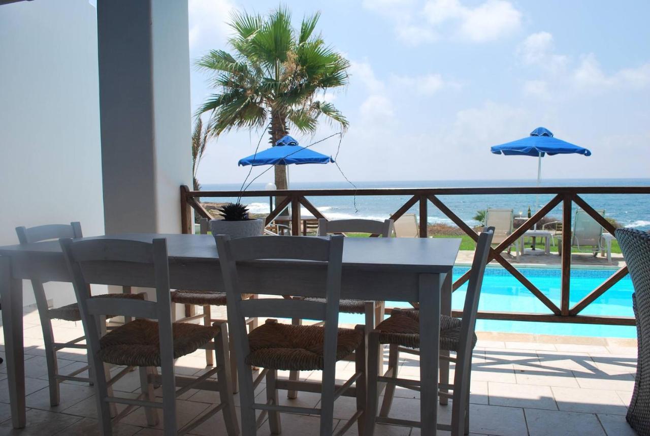 קיסונרגה Sea Front Villa, Heated Private Pool, Amazing Location Paphos 323 מראה חיצוני תמונה