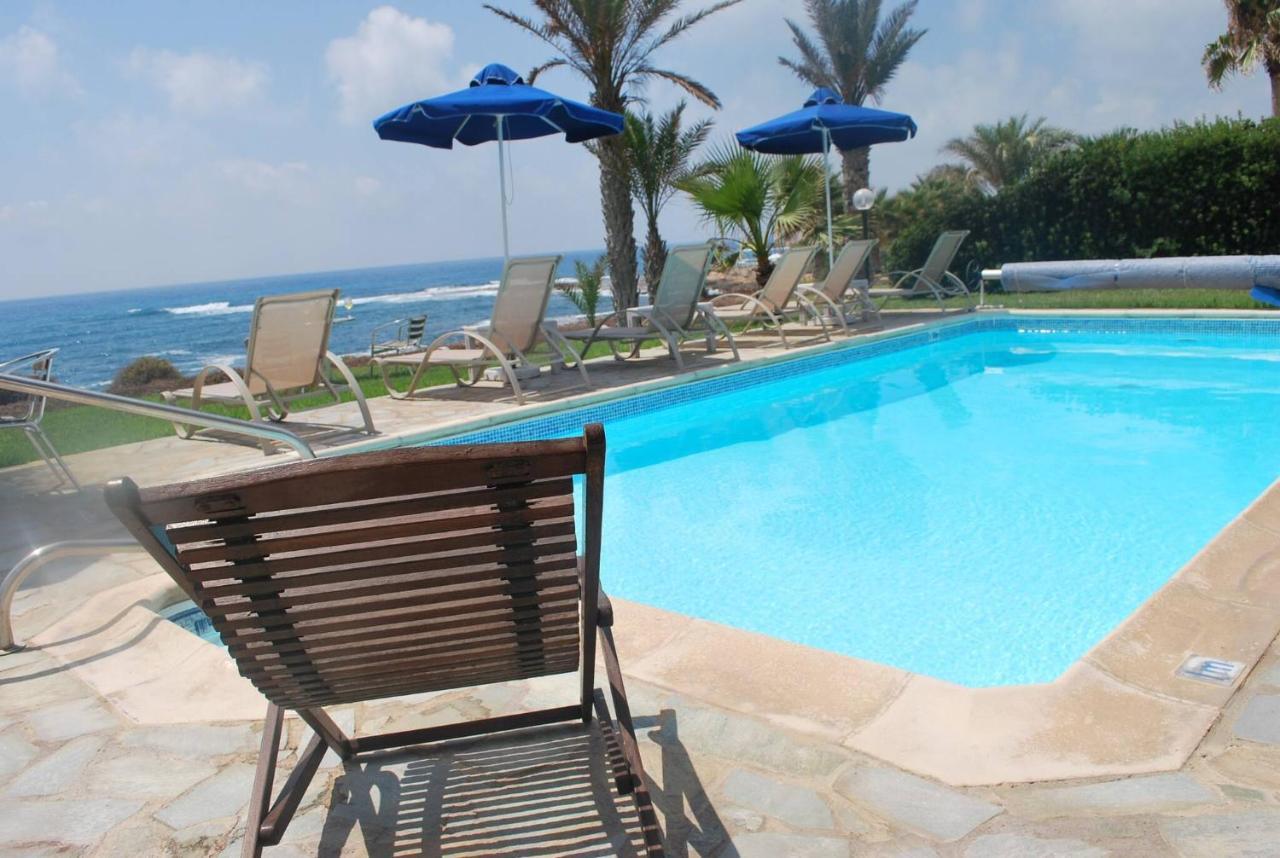 קיסונרגה Sea Front Villa, Heated Private Pool, Amazing Location Paphos 323 מראה חיצוני תמונה