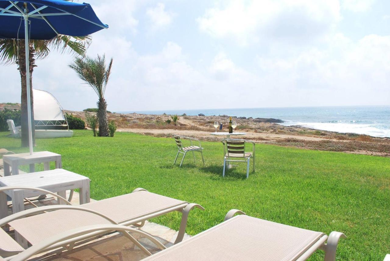 קיסונרגה Sea Front Villa, Heated Private Pool, Amazing Location Paphos 323 מראה חיצוני תמונה