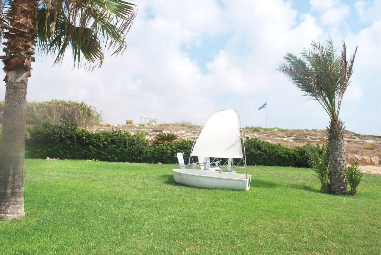 קיסונרגה Sea Front Villa, Heated Private Pool, Amazing Location Paphos 323 מראה חיצוני תמונה
