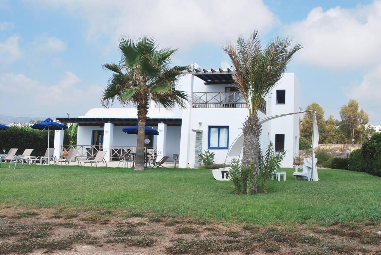 קיסונרגה Sea Front Villa, Heated Private Pool, Amazing Location Paphos 323 מראה חיצוני תמונה