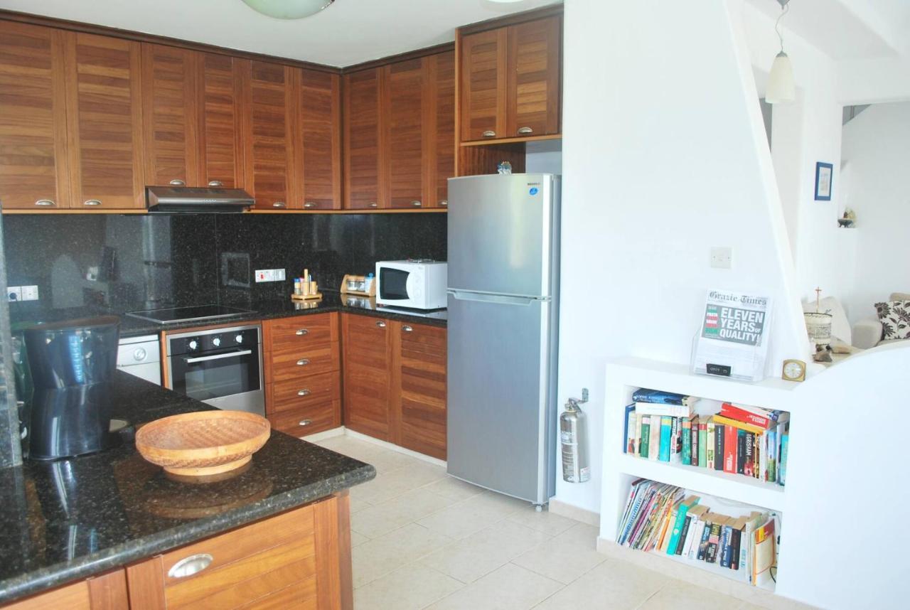 קיסונרגה Sea Front Villa, Heated Private Pool, Amazing Location Paphos 323 מראה חיצוני תמונה