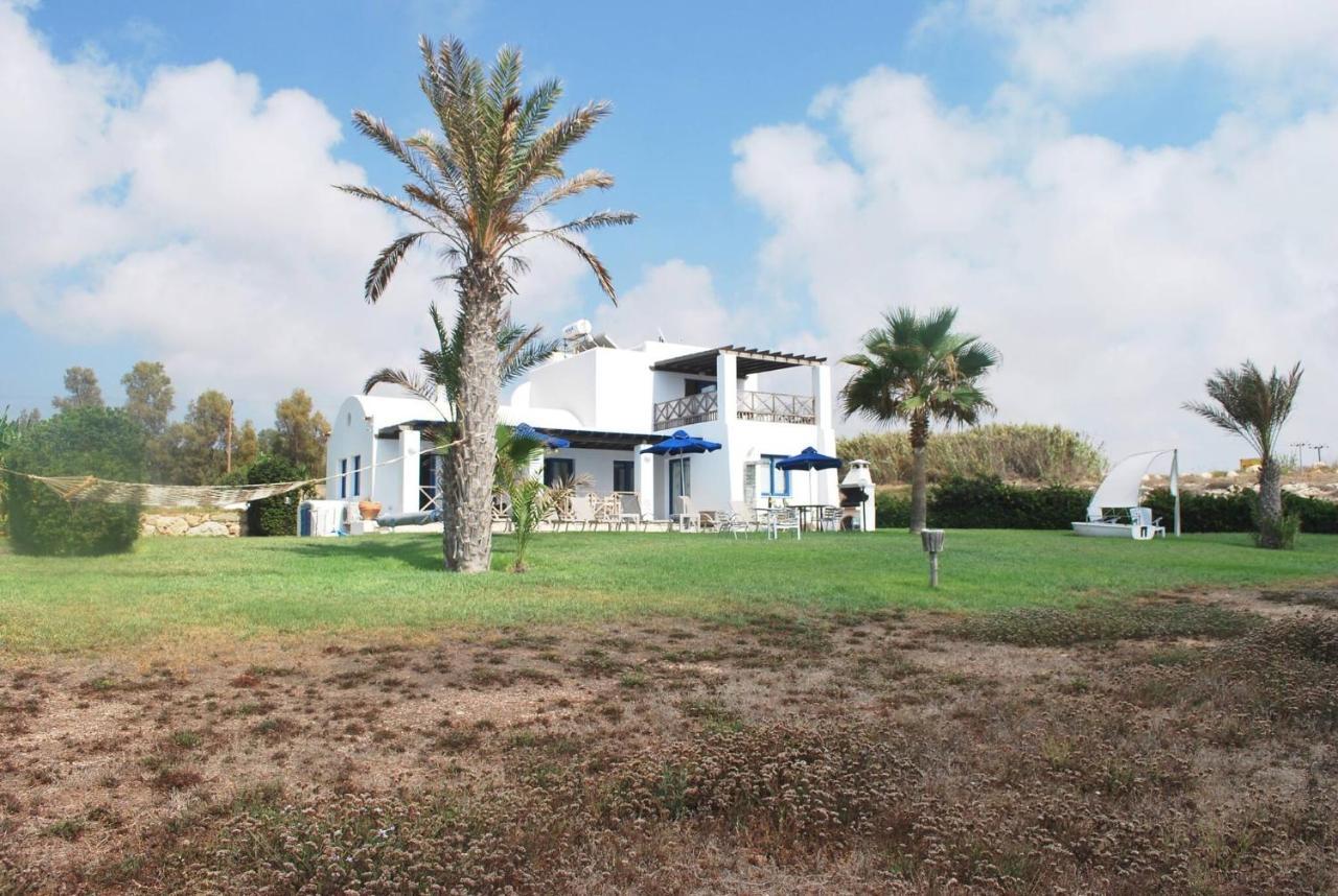 קיסונרגה Sea Front Villa, Heated Private Pool, Amazing Location Paphos 323 מראה חיצוני תמונה