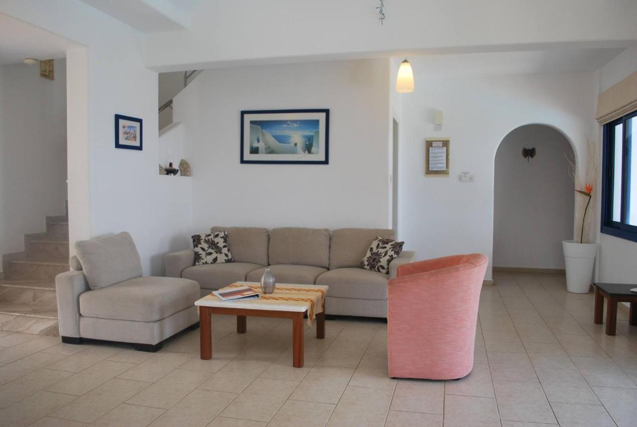 קיסונרגה Sea Front Villa, Heated Private Pool, Amazing Location Paphos 323 מראה חיצוני תמונה