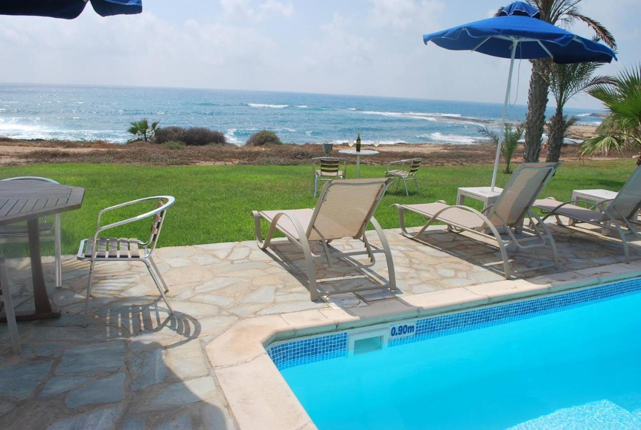 קיסונרגה Sea Front Villa, Heated Private Pool, Amazing Location Paphos 323 מראה חיצוני תמונה