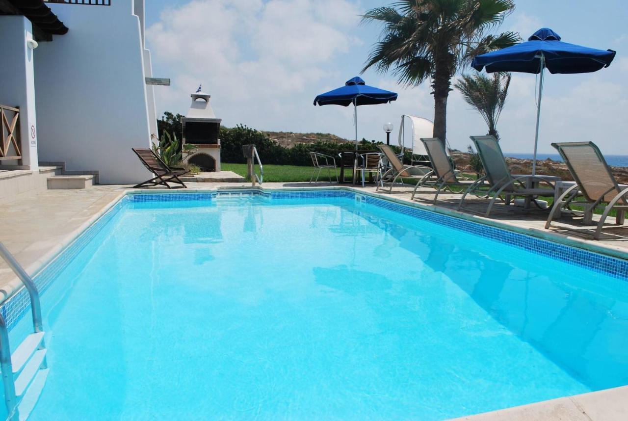 קיסונרגה Sea Front Villa, Heated Private Pool, Amazing Location Paphos 323 מראה חיצוני תמונה