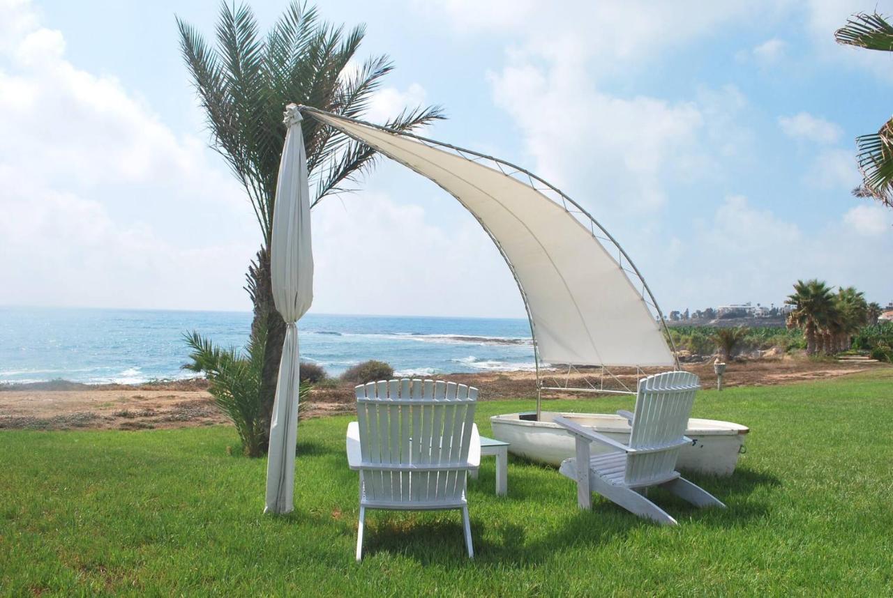 קיסונרגה Sea Front Villa, Heated Private Pool, Amazing Location Paphos 323 מראה חיצוני תמונה