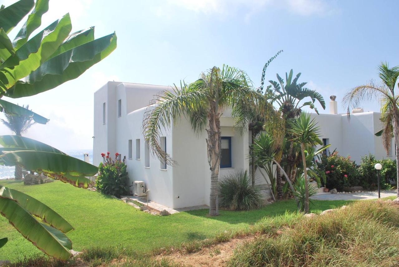 קיסונרגה Sea Front Villa, Heated Private Pool, Amazing Location Paphos 323 מראה חיצוני תמונה